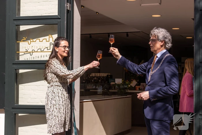 Anna's Smaakatelier van Heel Holland Bakt-winnares Anna Yilmaz officieel geopend
