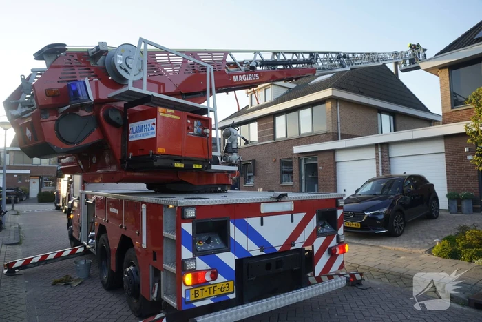 Brand in schoorsteen van woning