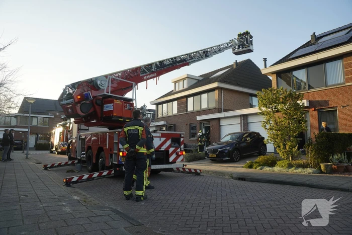 Brand in schoorsteen van woning