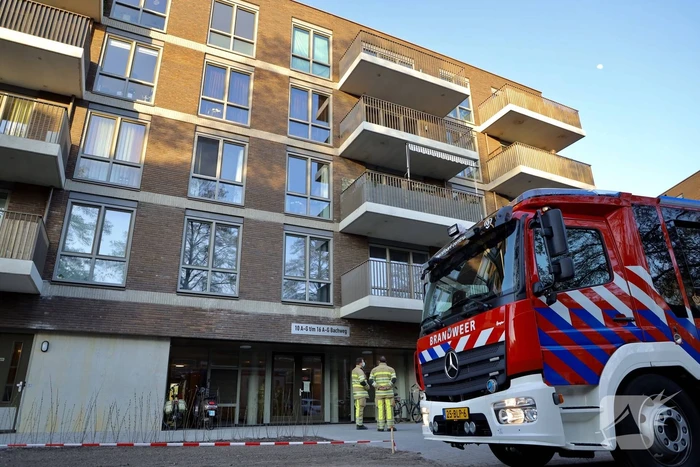 Brandweer doet onderzoek naar vreemde lucht in appartementencomplex