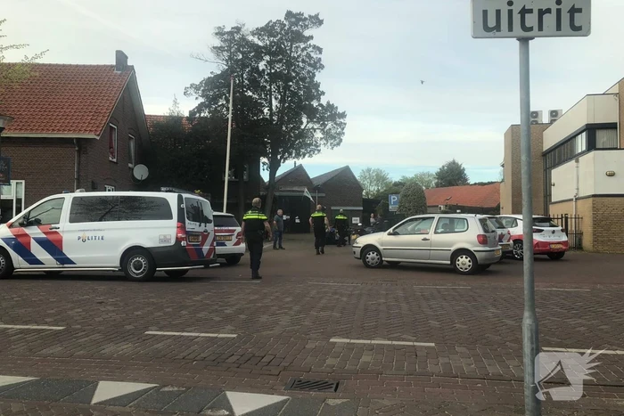 Persoon aangehouden na ingooien raam