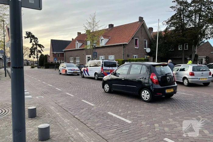 Persoon aangehouden na ingooien raam
