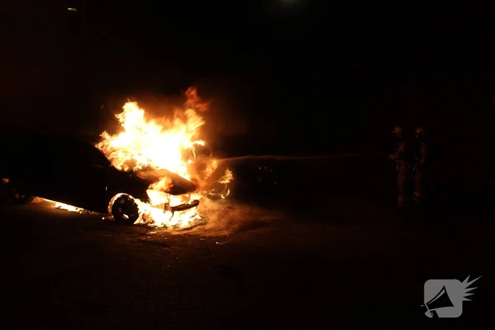 Gewonde bij brand in meerdere voertuigen