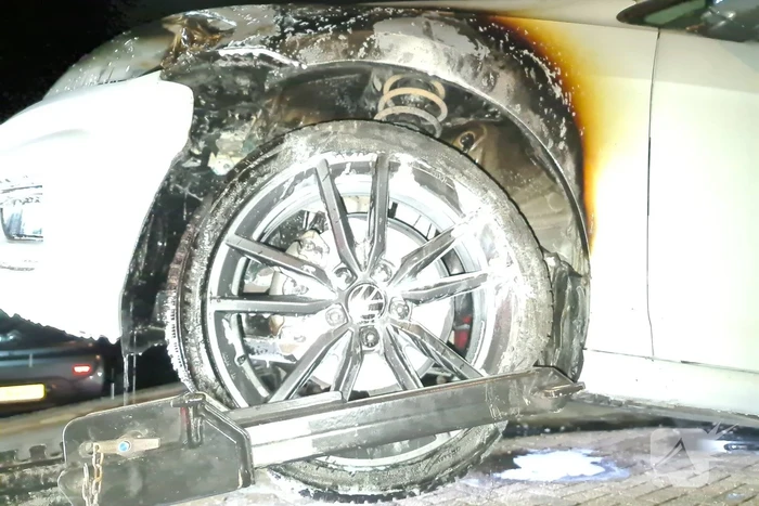 Gewonde bij brand in meerdere voertuigen