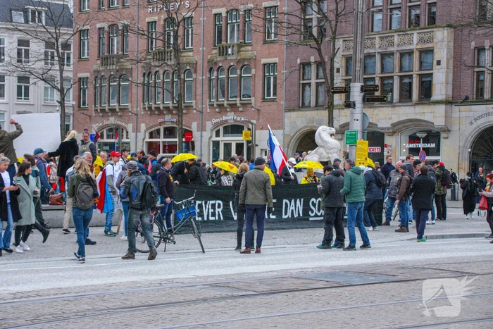 Museumplein gesloten, koffiedrinken verplaatst