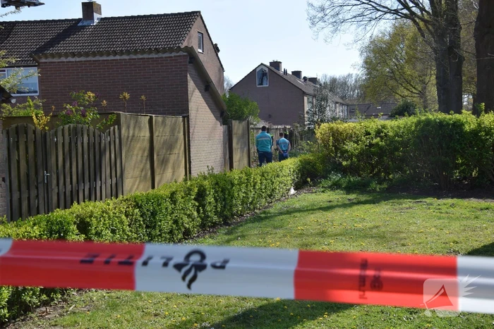 Grote inzet hulpdiensten bij man op dak