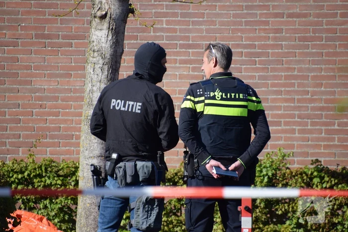 Grote inzet hulpdiensten bij man op dak