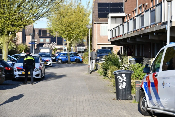 Politie massaal aanwezig in de wijk Schoener