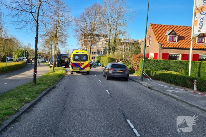 Motorrijder zwaargewond door botsing tegen lantarenpaal