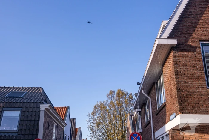 Man met bivakmuts lost schoten