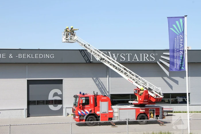 Onderzoek naar brand op dak van bedrijfspand