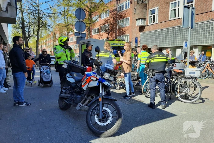 Fietser gewond door aanrijding met taxi