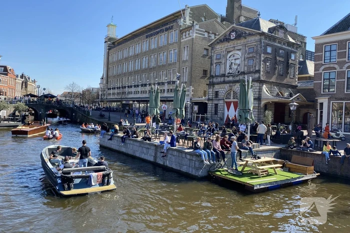 Drukte op de Leidse wateren