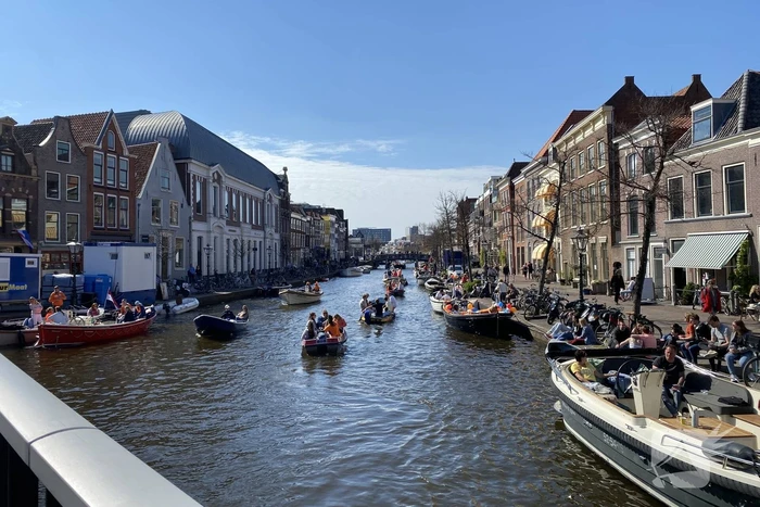 Drukte op de Leidse wateren