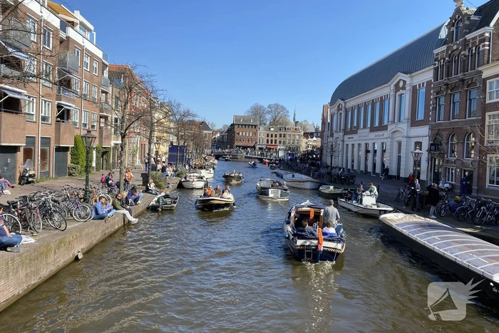 Drukte op de Leidse wateren
