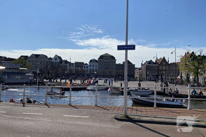 Drukte op de Leidse wateren