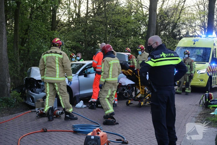Twee gewonden bij ernstig ongeval
