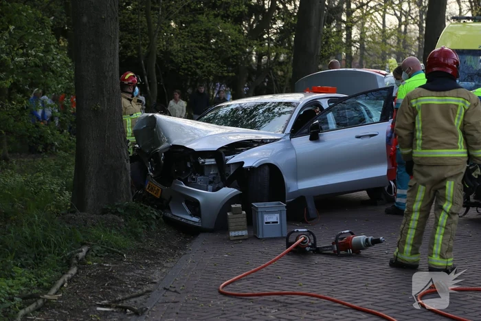 Twee gewonden bij ernstig ongeval