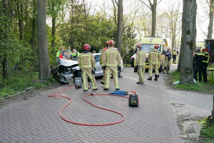 Twee gewonden bij ernstig ongeval