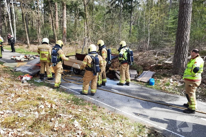 Vouwcaravan verwoest door brand