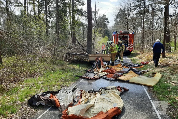 Vouwcaravan verwoest door brand