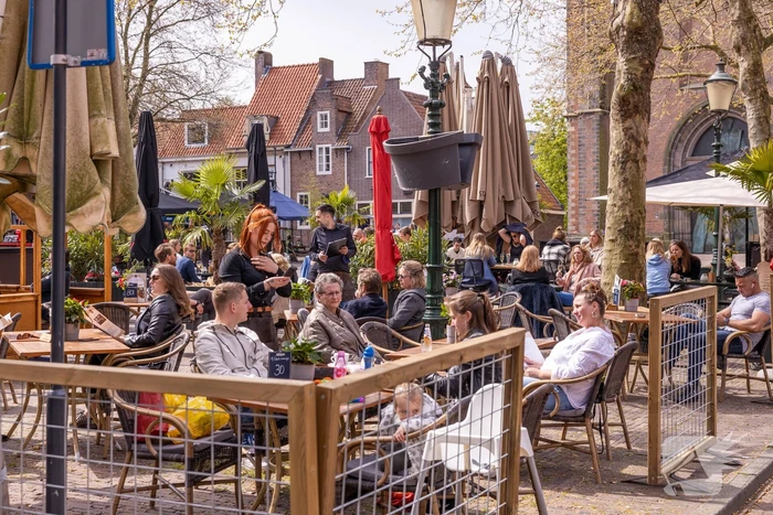 Versoepeling coronamaatregelen: winkels en terrassen open