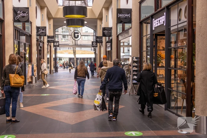 Versoepeling coronamaatregelen: winkels en terrassen open
