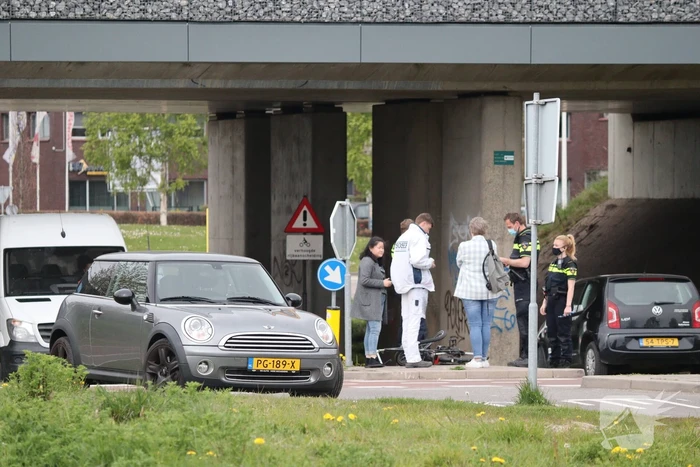 Automobilist ziet overstekende fietser over het hoofd