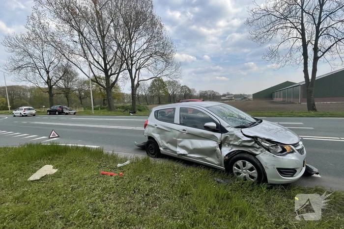Veel schade bij ongeval Beek en Donk