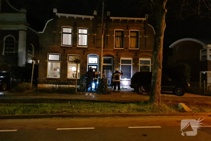 Onderzoek naar explosie bij voordeur