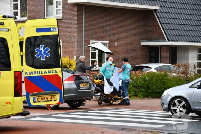 Fietsster aangereden door personenauto