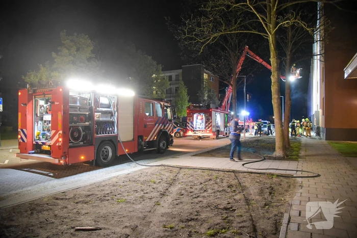 Brand in portiekflat na ontploffing