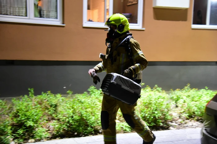 Brand in portiekflat na ontploffing
