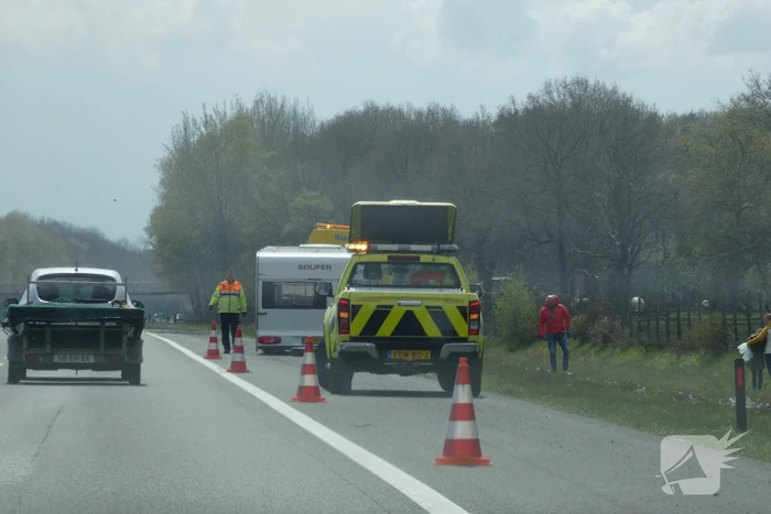 Caravan schiet los van voertuig