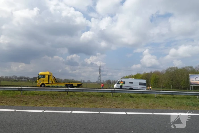 Caravan schiet los van voertuig