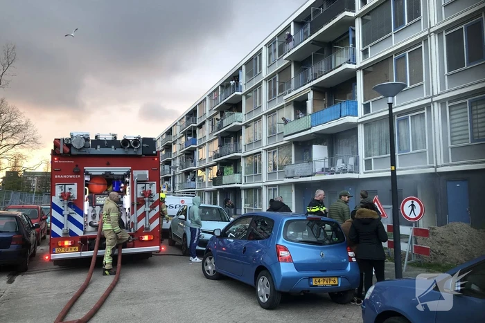 Veel rook bij brand in kelderbox