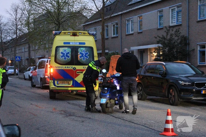 Scooterrijder gewond bij verkeersongeval