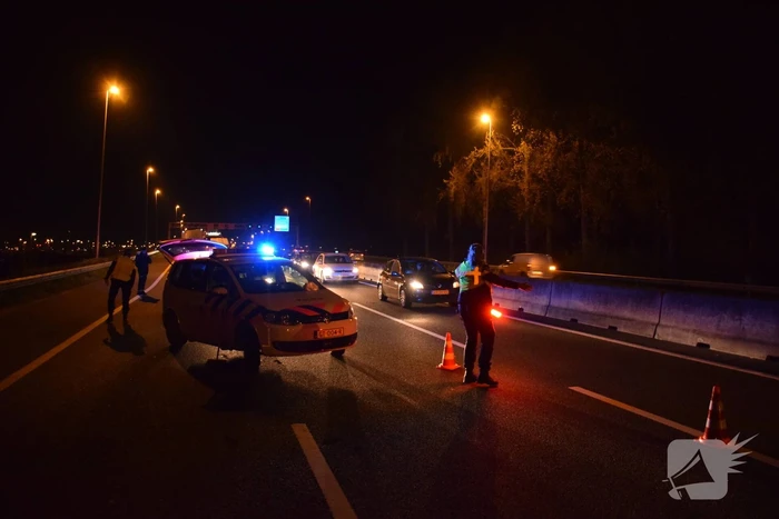 Bestuurder verliest macht over stuur