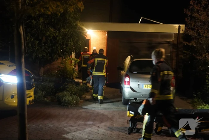 Dame uit water gehaald door brandweer