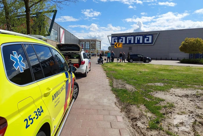 Scooterrijder gewond bij botsing met auto