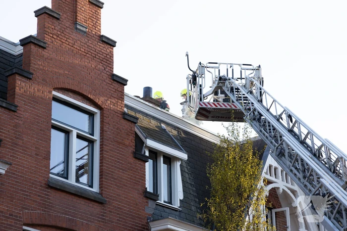 Schoorsteenbrand snel onder controle