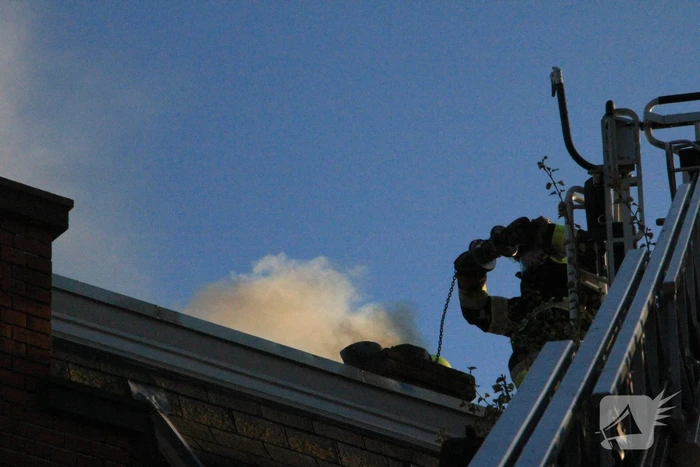 Schoorsteenbrand snel onder controle