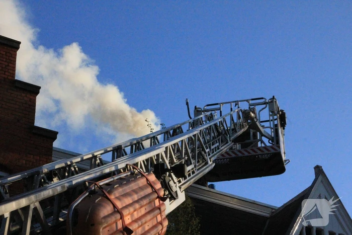 Schoorsteenbrand snel onder controle