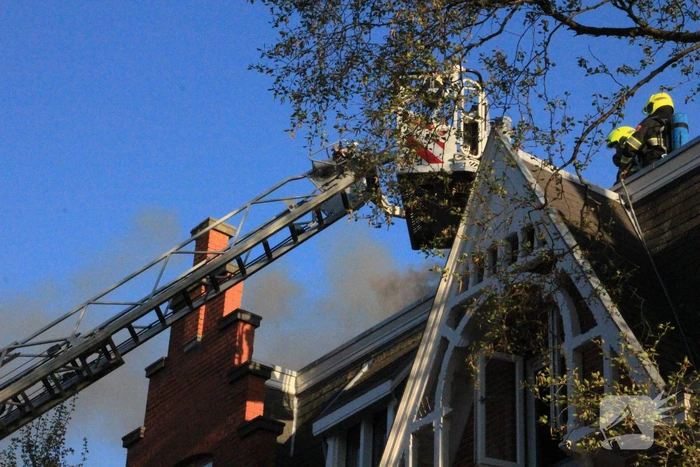 Schoorsteenbrand snel onder controle