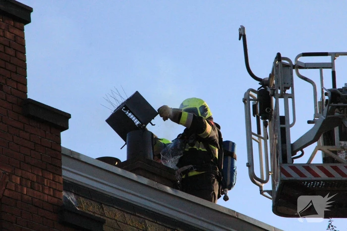 Schoorsteenbrand snel onder controle