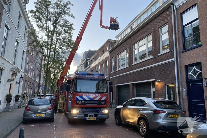 Grote brand in schoorsteen van woning