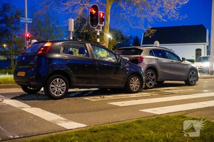 Veel schade bij kop-staartbotsing