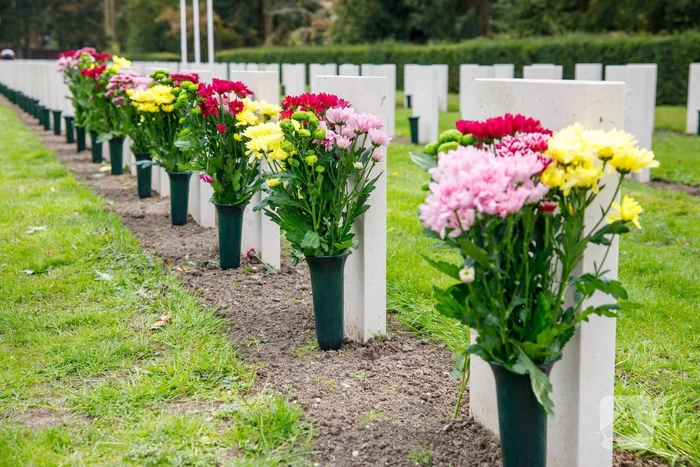 Bloemlegging Sovjet Ereveld