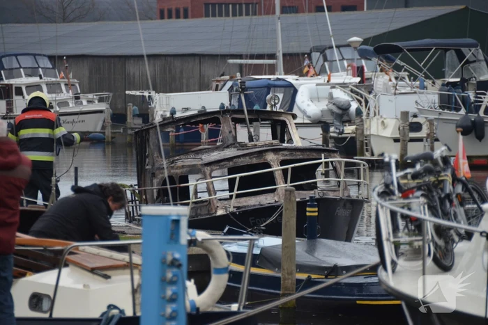 Bewoners van boot gewond door explosie