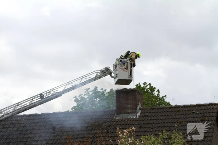 Forse rookontwikkeling bij schoorsteenbrand